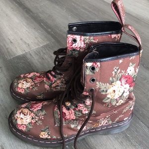 Size 9 Vintage Floral Dr. Martens - New W/O Tags